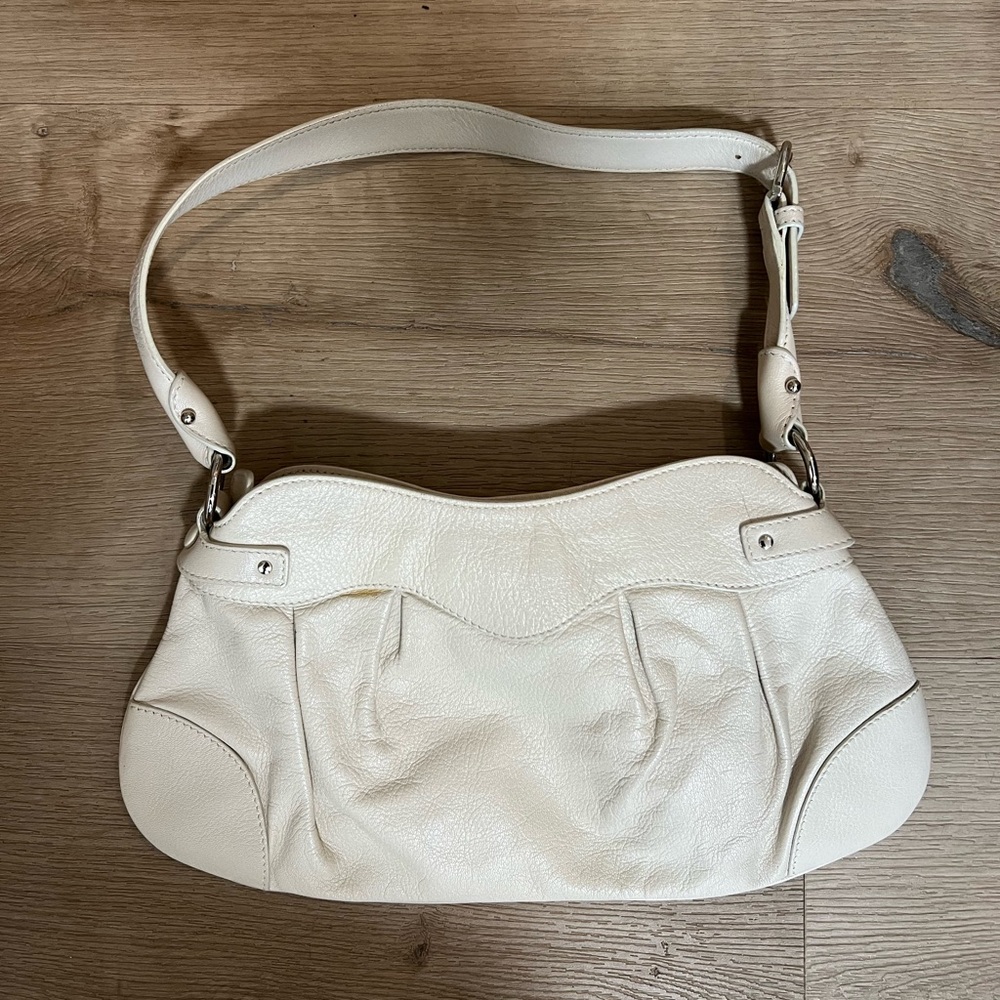 Salvatore Ferragamo Marisa Shoulder purse 👛 Like new!!